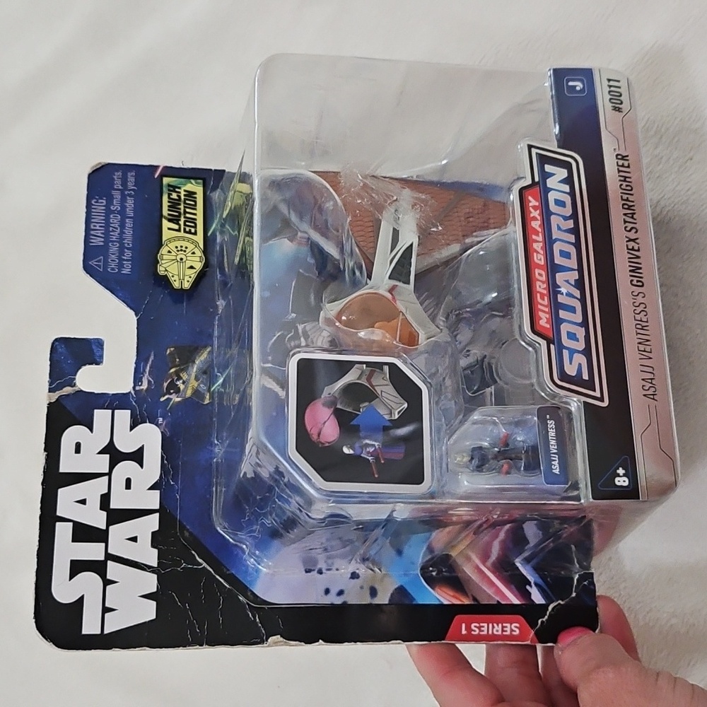 Star Wars Micro Galaxy Squadron Asajj Ventress's Ginivex Starfighter Toy - Picture 2 of 9